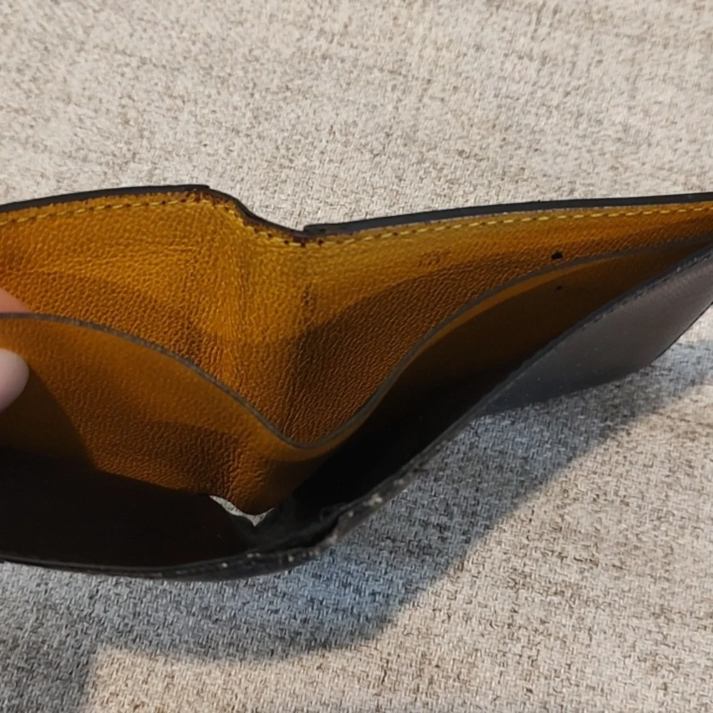 Goyard Black Bifold Wallet•CoA Included •Used•shows Wear